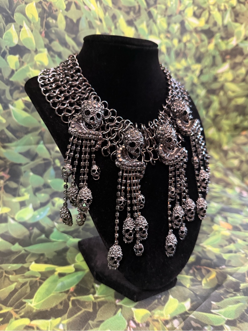 Natasha Couture Gothic Silver Crystal Skull Chainmail Necklace - Picture 4 of 12